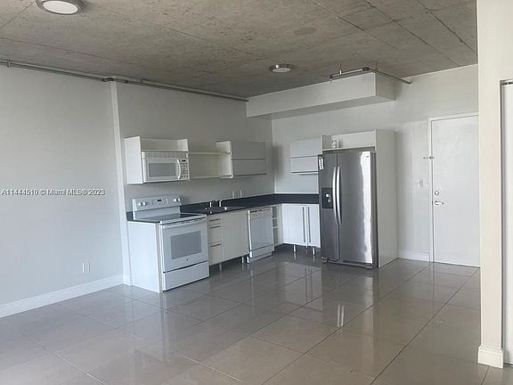 4th image of 690 SW 1st Ct APT 2721
