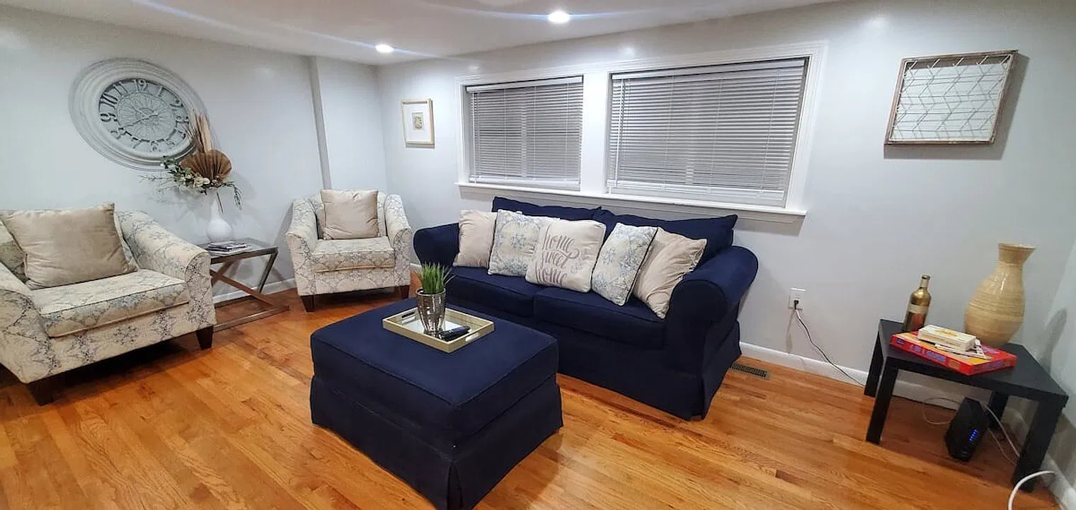 3 bed, 2.0 bath, $8,700 — Photo 2