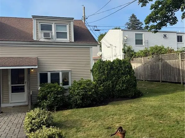 16 Dudley Ave, Newport, RI