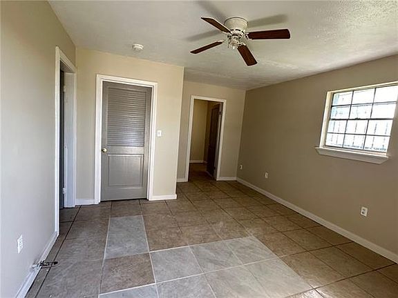 3rd image of 3620 Hollygrove St Unit B