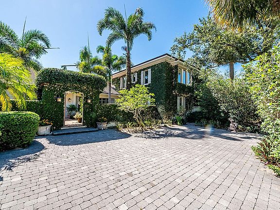 5th image of 730 Egret Pointe