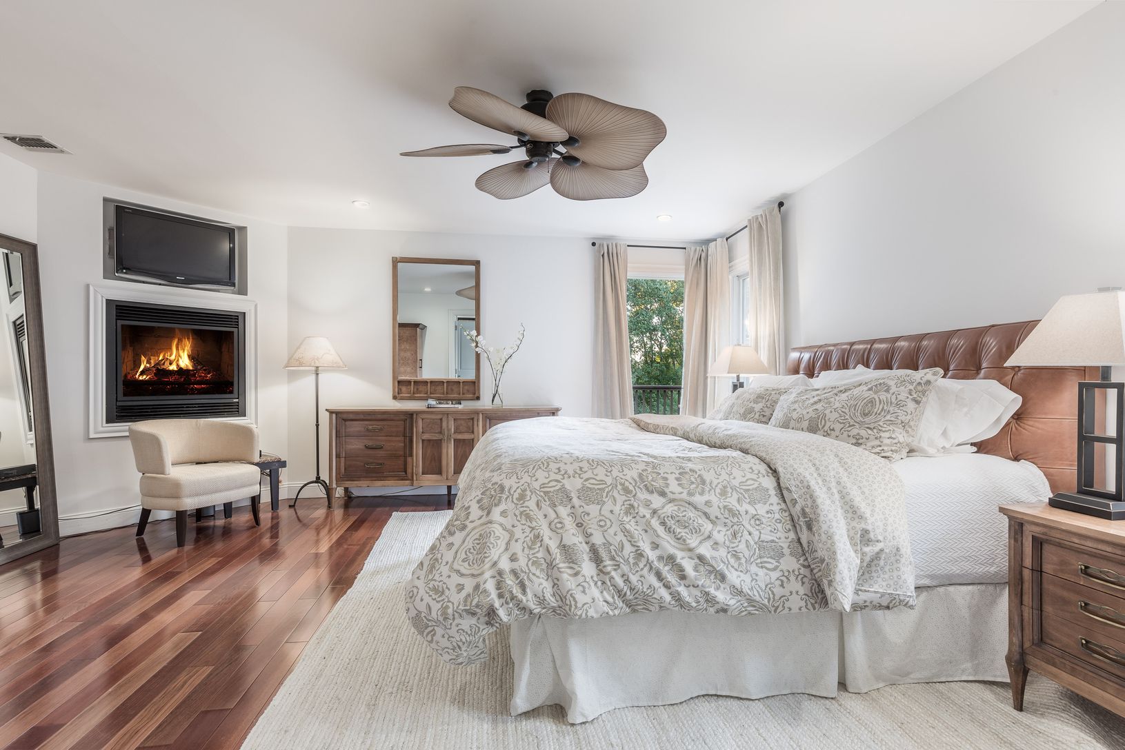 Master bedroom with gas FP