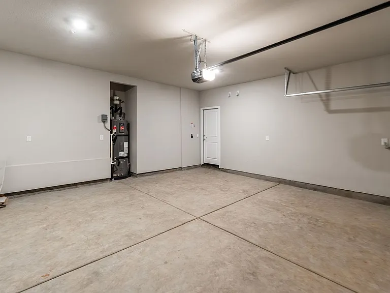 8326 Mincey Way — Photo 35