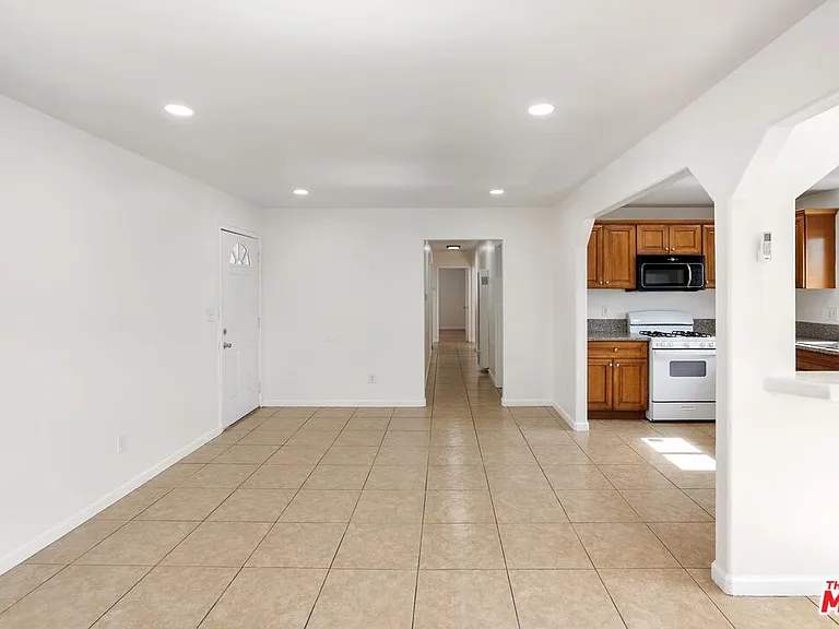 145 E Gage Ave — Photo 18
