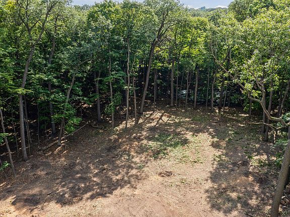 3rd image of 601 Fox Hill Dr