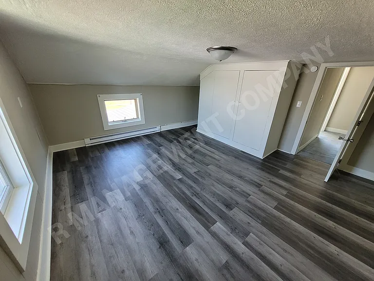 1147 7th Ave — Photo 8