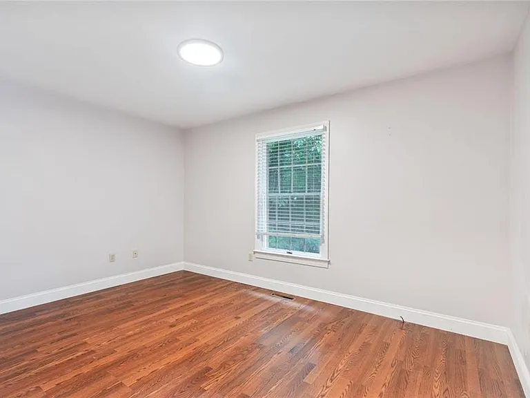 1433 Williams Cir — Photo 28