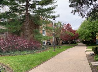 1009 Francis Dr #5, Champaign, IL