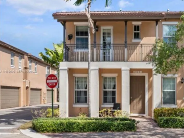 14602 SW 11th St, Hollywood, FL 33027