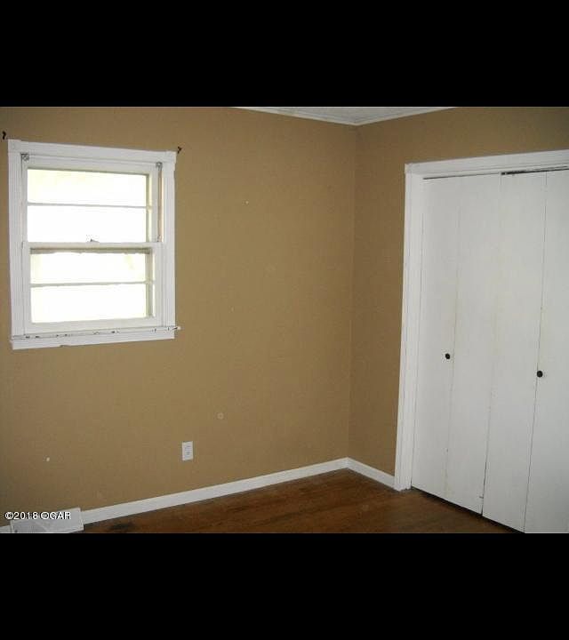 1st image of 4088 Parkview Dr
