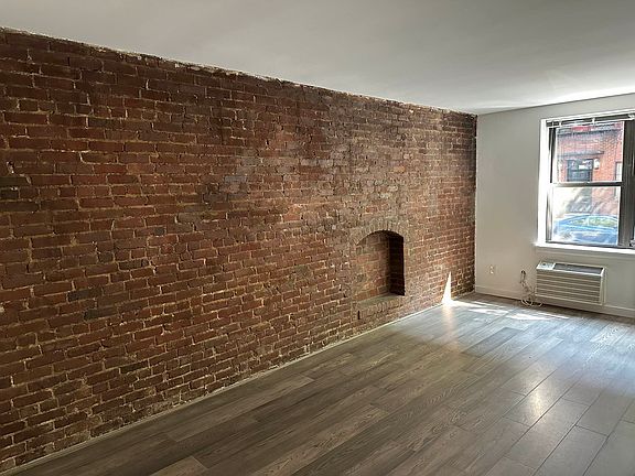 2nd image of 307 E 89th St APT 1D