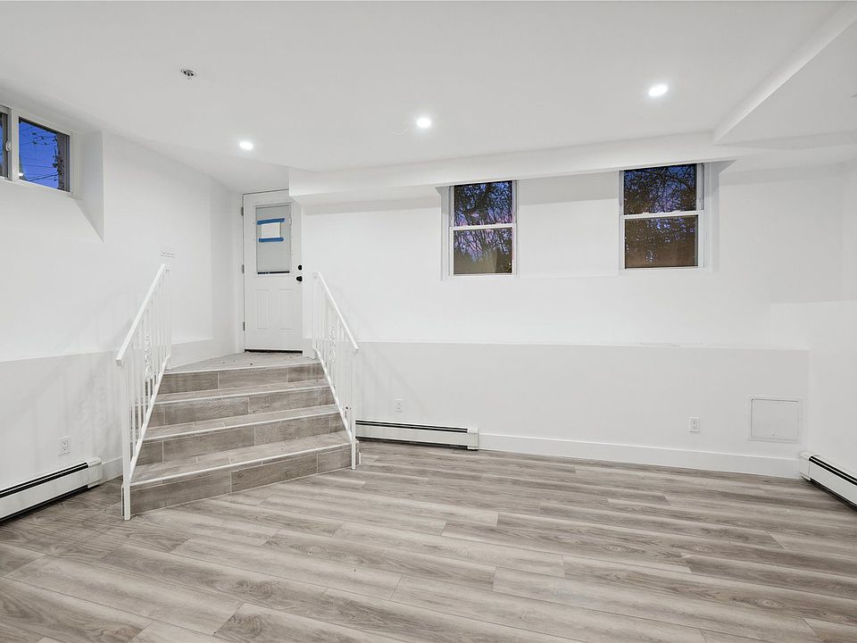 55465 Main Rd Southold NY Zillow