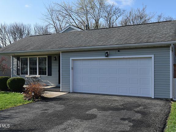 3rd image of 1007 Crystal Ln