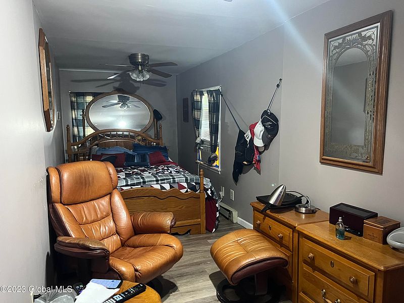 5th image of 404 Lansing Avenue