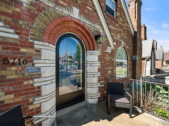 5th image of 5716 Winona Ave