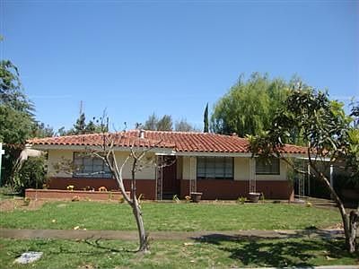 3rd image of 2736 N Adoline Ave