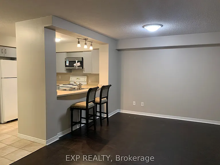 3 Ellesmere St #205 — Photo 8