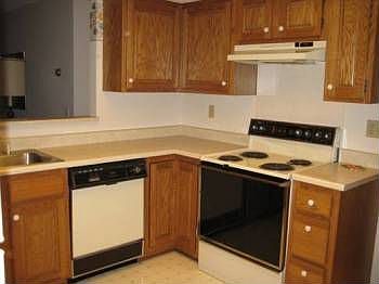 1st image of 20 Windsor Ln APT 204