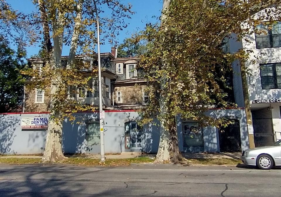 1st image of 190 W Maplewood Ave