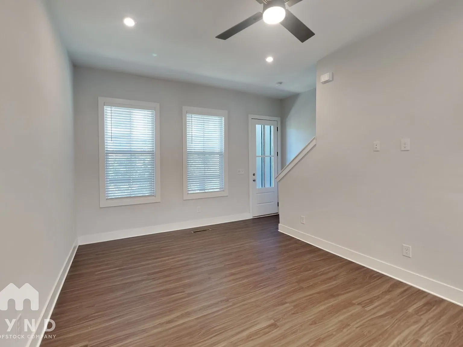 3 bed, 3.0 bath, 1369 sqft, $2,845 — Photo 2