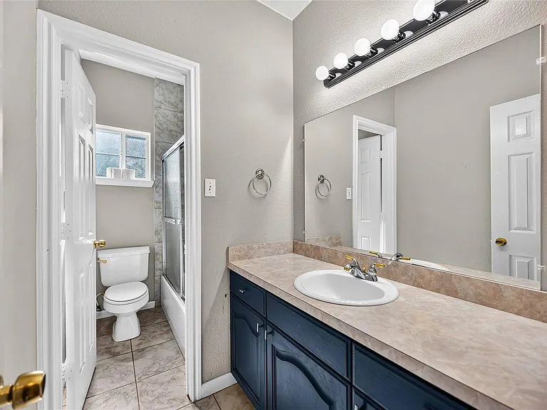 22962 Volga Dr — Photo 17