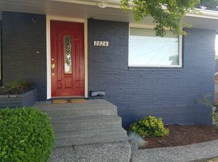 8824 2nd Ave NE, Seattle, WA 98115