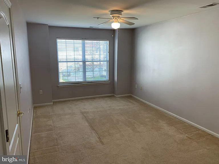 110 Lionheart Ln — Photo 17