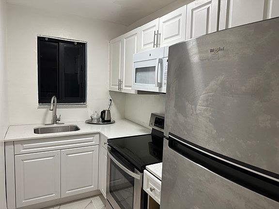 3rd image of 7509 NE 3rd Ave APT 6