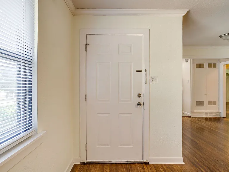 4713 Kilpatrick Ave — Photo 4
