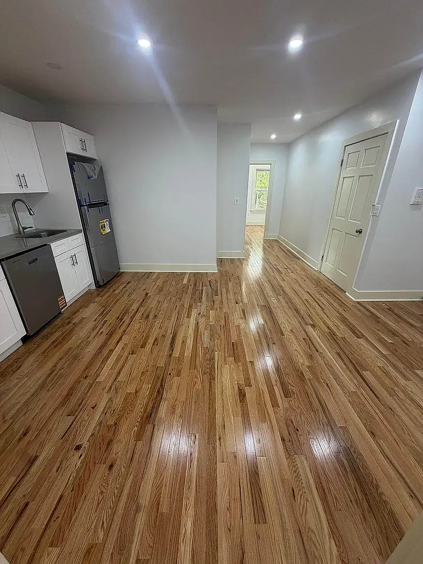 43 Montauk Avenue — Photo 3