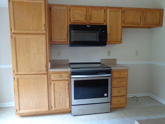 5th image of 1201 Foxhill Dr