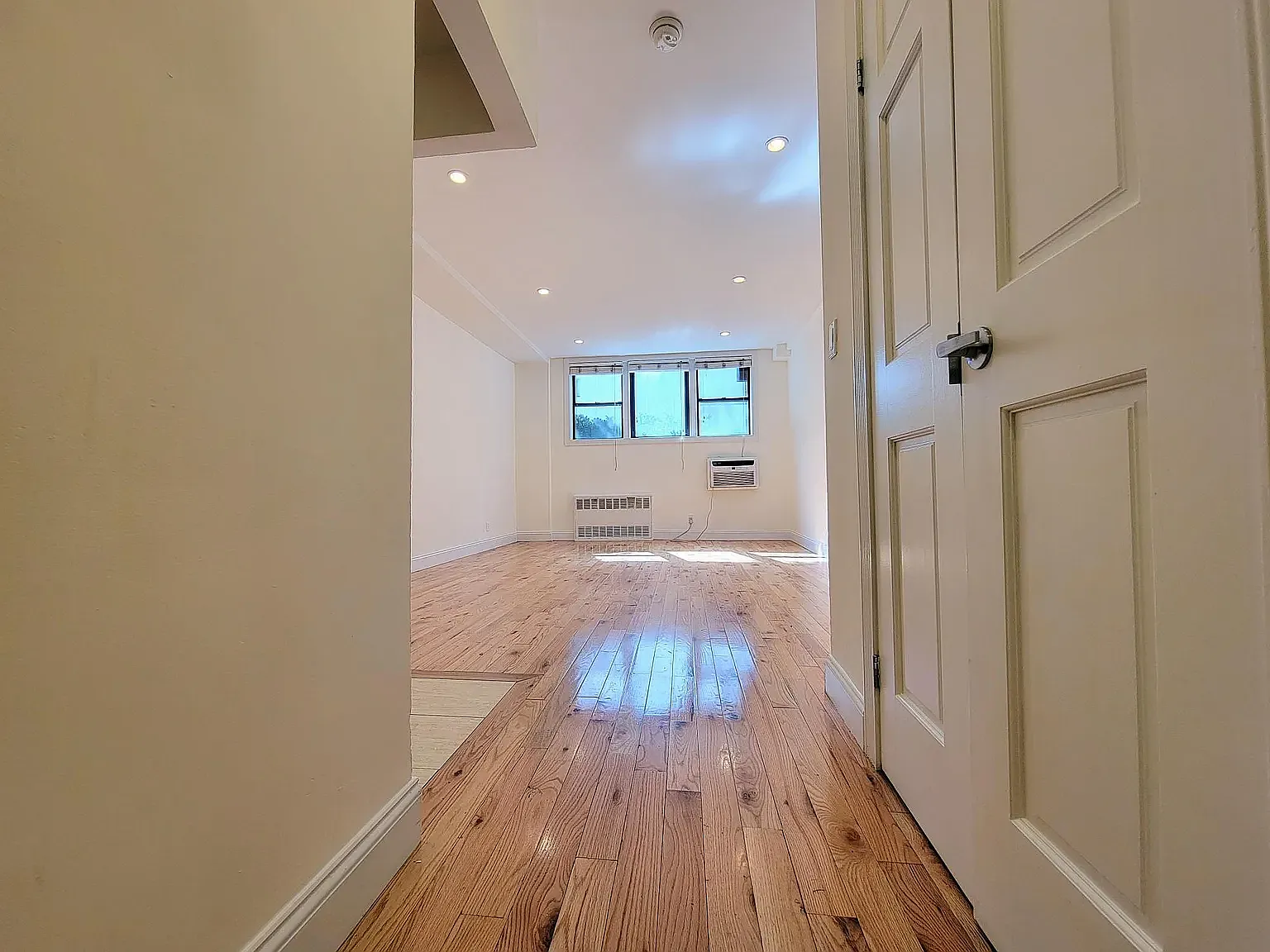 205 West 13th Street — Photo 1