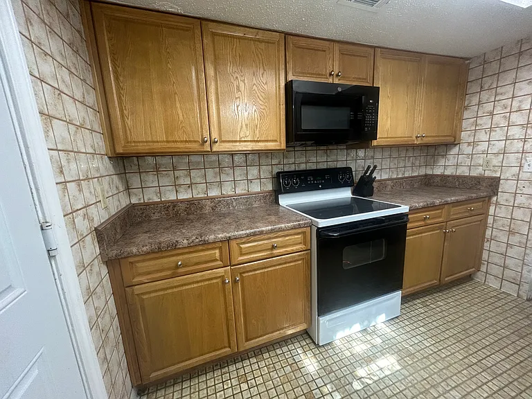 1318 El Sereno Pl — Photo 7