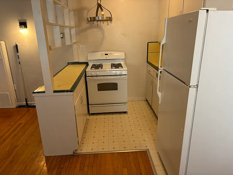 Powell Place — Photo 14