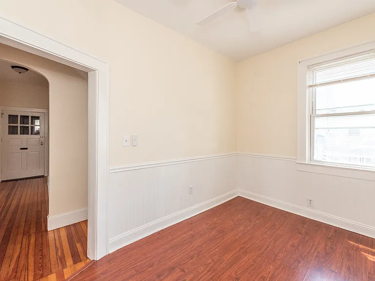 110 N Ave E — Photo 10