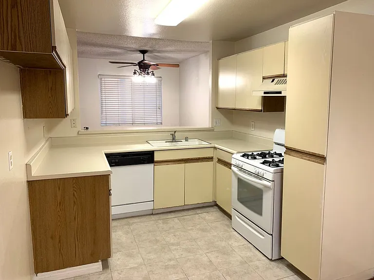 2410 N Towne Ave #3 — Photo 7