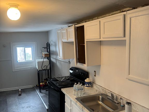 3rd image of 120 W Elm St