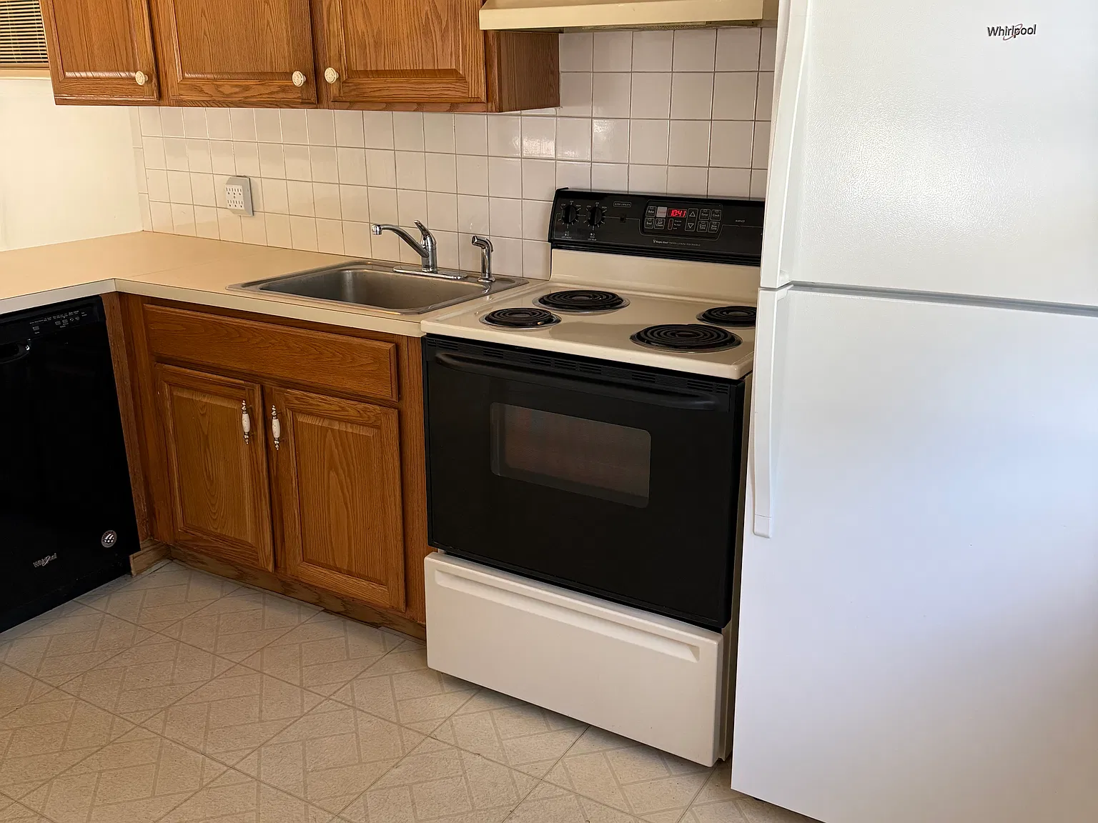1 bed, 700 sqft, $1,750 — Photo 3