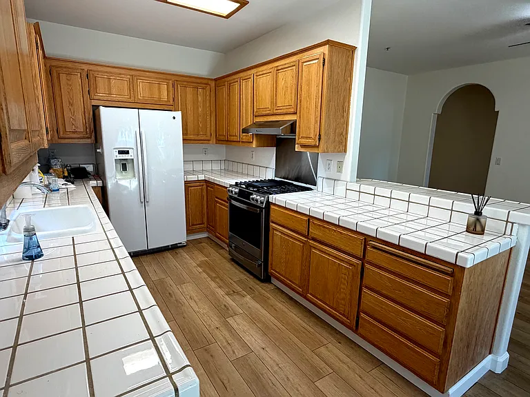 2117 Devonshire Dr — Photo 5