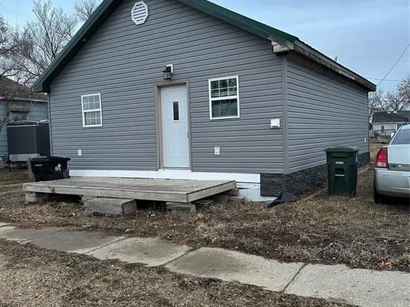 321 Walsh St, Bienfait, SK S0C 0M0