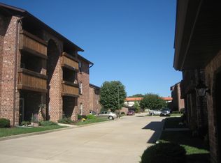 6 Silver Oaks Ln APT 3, Edwardsville, IL 62025