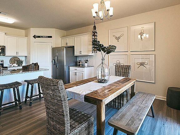 4th image of 1312 Lansdowne Dr #206