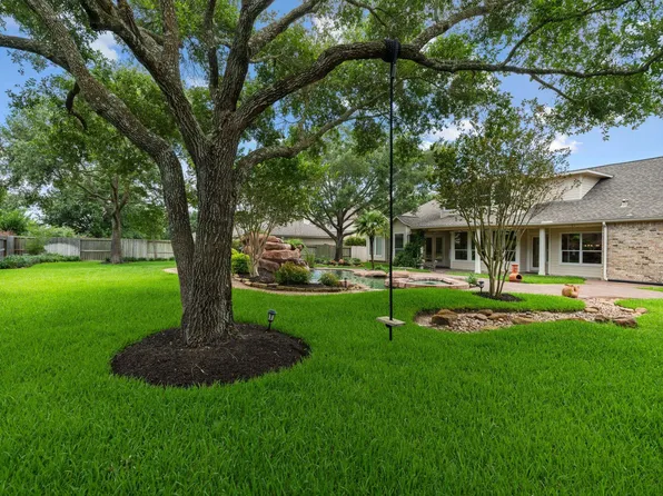 830 Lake Grayson Dr, Katy, TX 77494