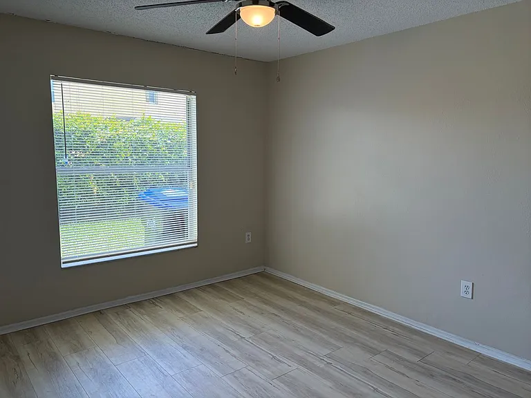 860 Monopoly Ct — Photo 16