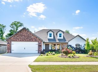 307 N Tacoma St, Farmington, AR 72730