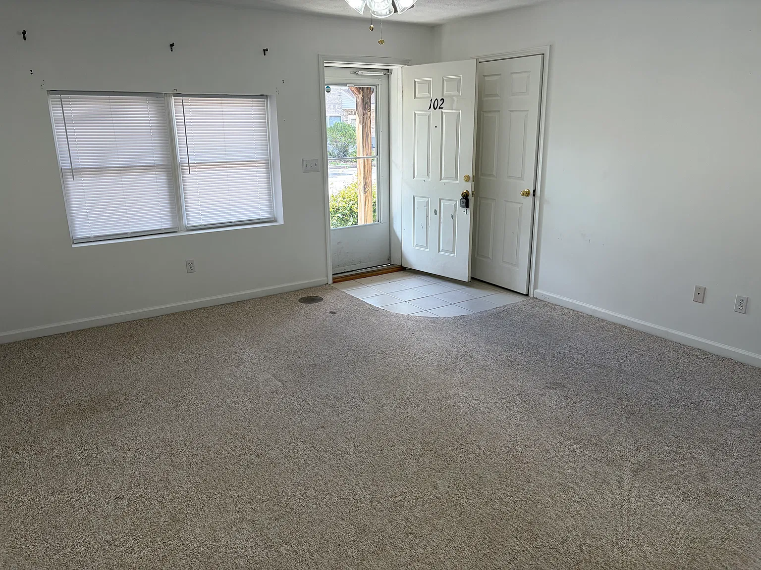 1 bed, 900 sqft, $825 — Photo 2