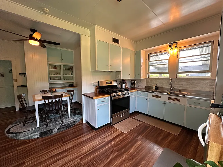 Fully supplied kitchen
