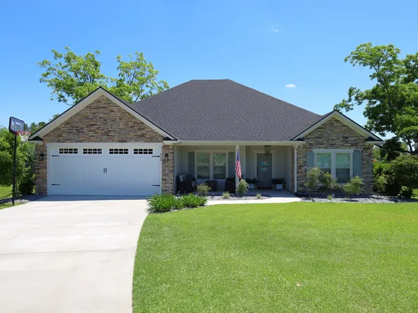 4704 Crescent Ct, Hahira, GA 31632