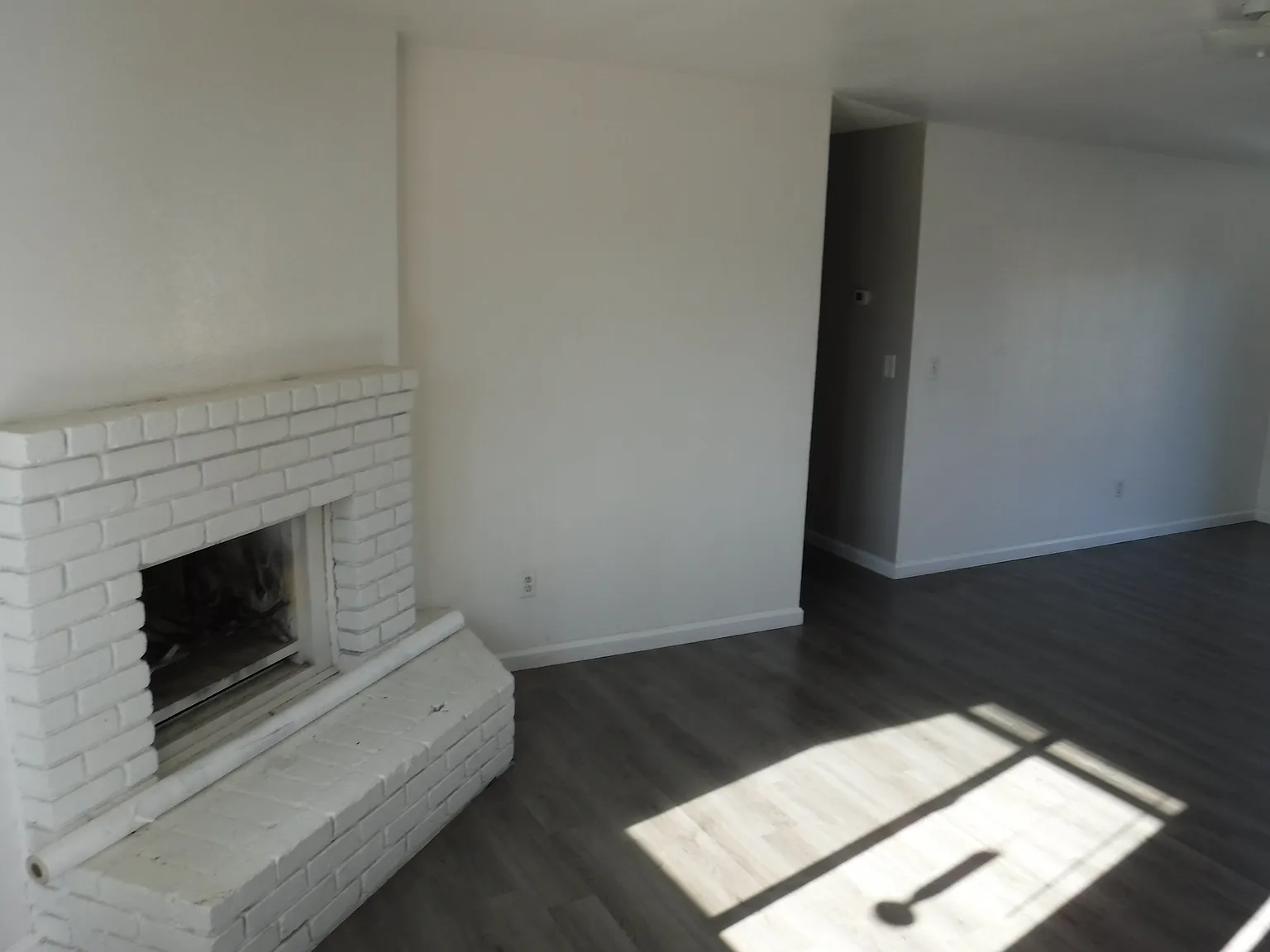1143/1145 Nadene Drive - 1145 — Photo 3