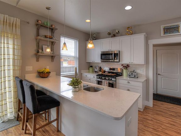 5th image of 2405 Milkhouse Ave